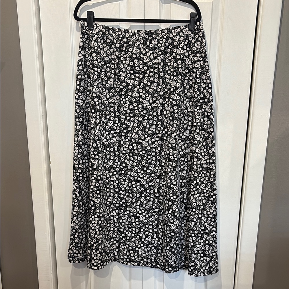 SHEIN Black and White Floral Midi A-Line Skirt size 2XL